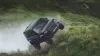 ¡Volando voy, volcando vengo! El Land Rover Defender en acción en la última película de 007