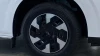 Detalle llanta Ford Transit Custom DC Van BEV nuevo