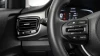 Manos derechos del volante multifunción del Kia Stonic 1.0 T-GDi 74kW (100CV) MHEV MT Drive.
