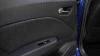 Botones de control en puerta trasera del Renault CLIO Techno TCE de 90 CV.