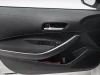 Botones de control en puerta del piloto del Corolla 1.8 122CV ActiveTech.