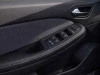 Botones de control en puerta del piloto del Renault CLIO Techno TCE de 90 CV.