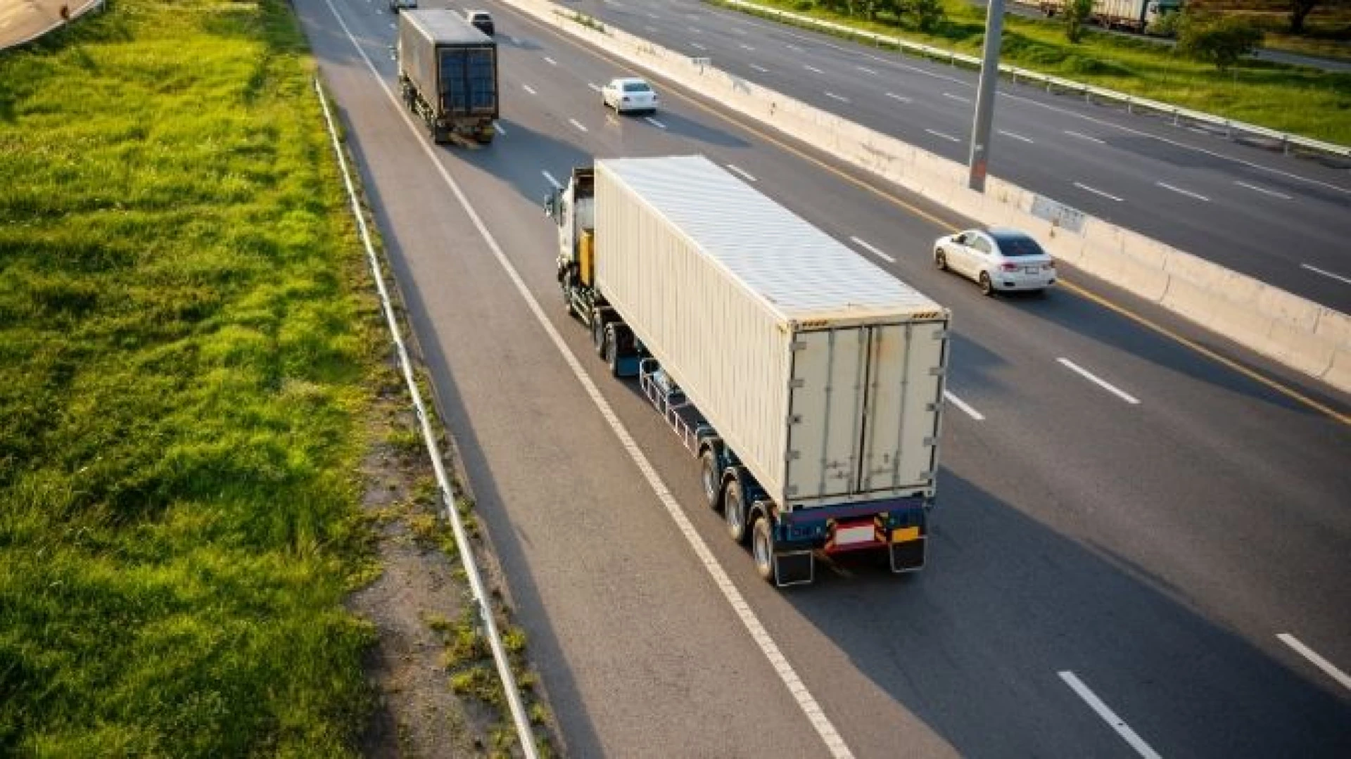  La DGT lo confirma: los camiones no podrán adelantar en estas carreteras