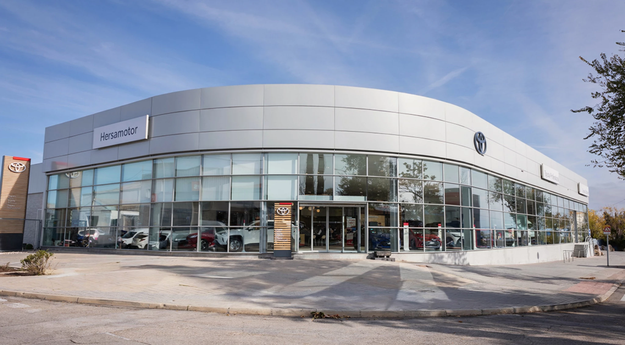 Concesionarios <br />Oficiales Toyota