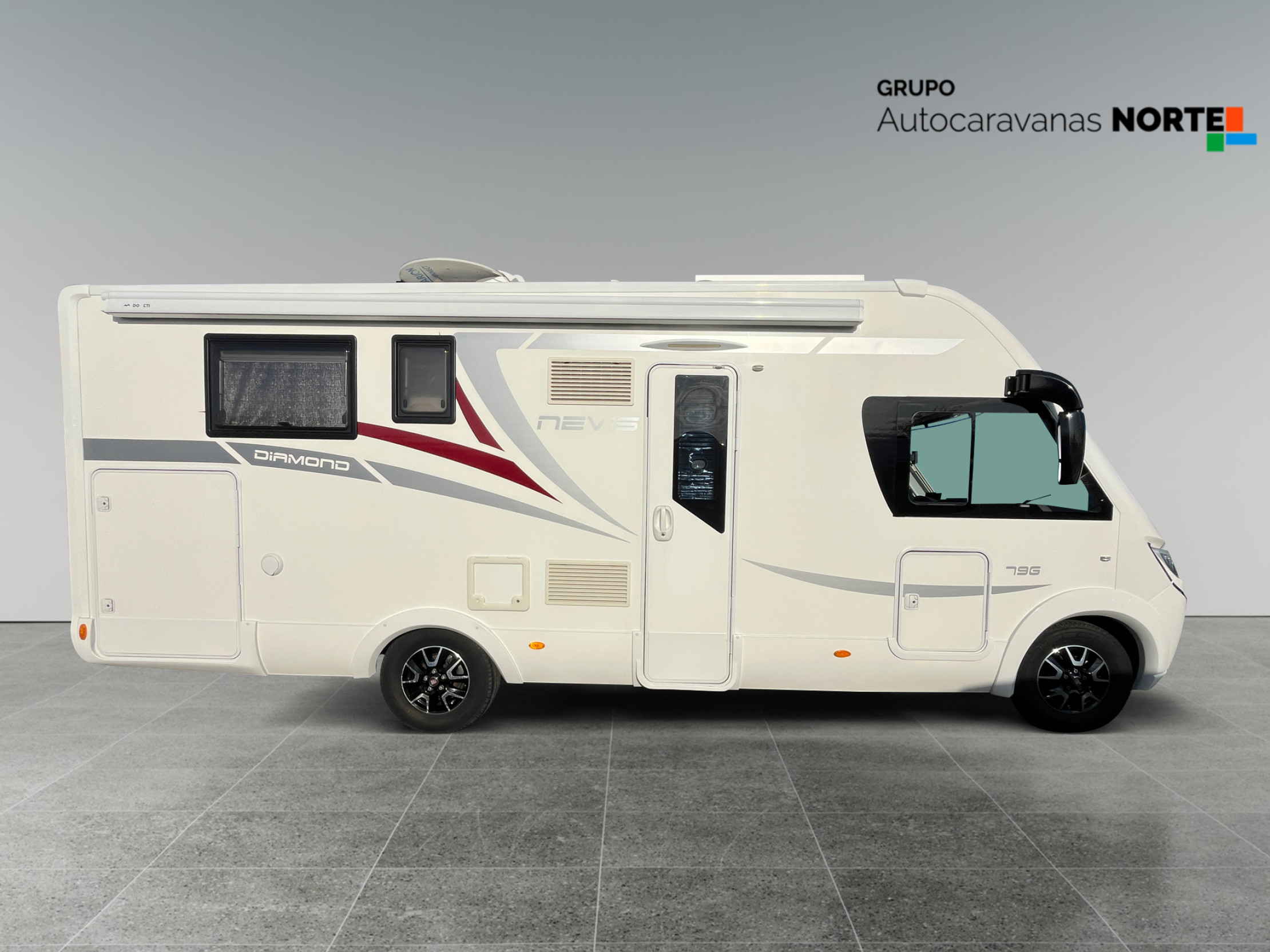 Autocaravana MCLOUIS NEVIS DIAMOND 79G Ocasión