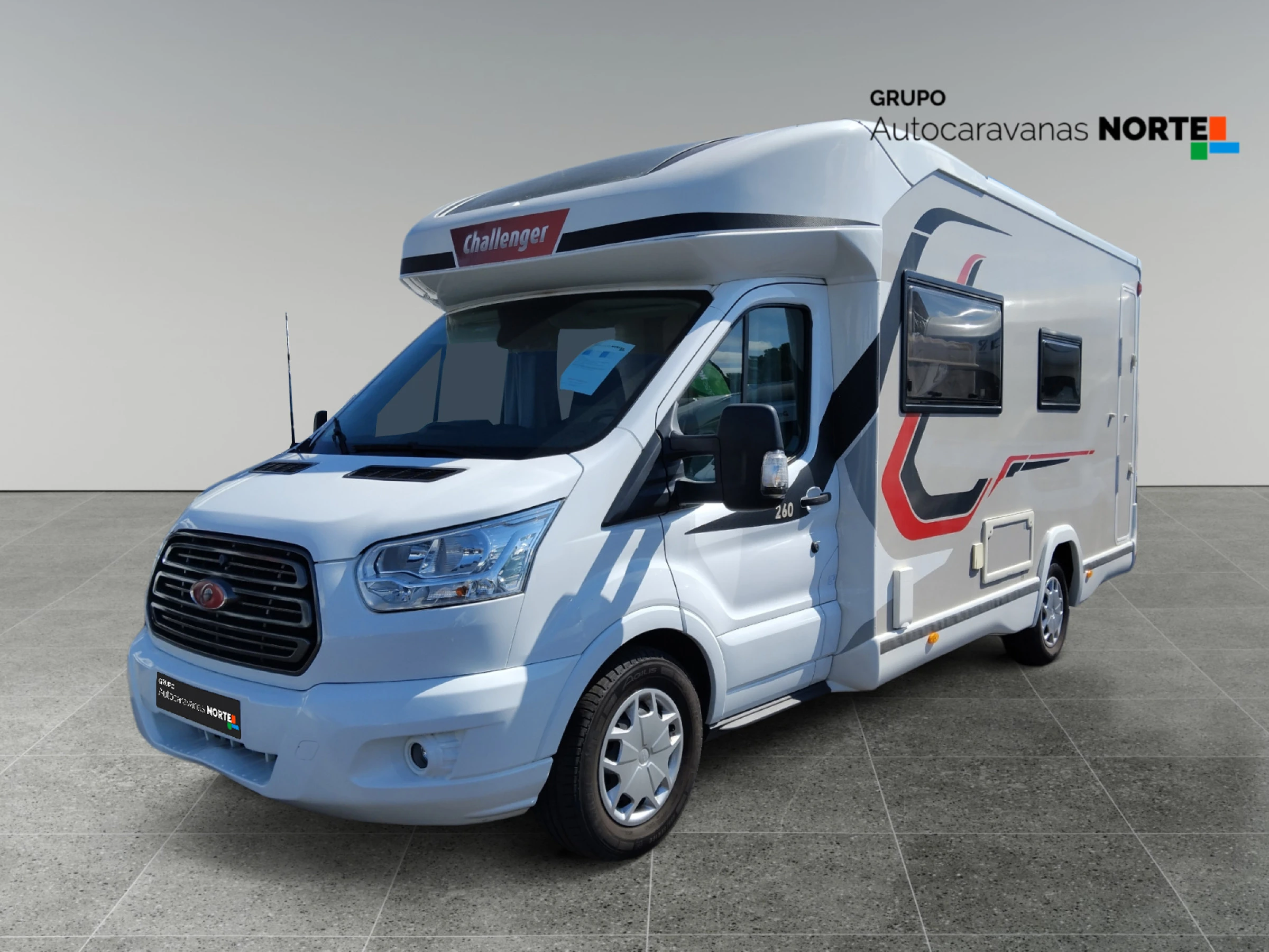 Challenger Graphite 260 Ford - foto 6