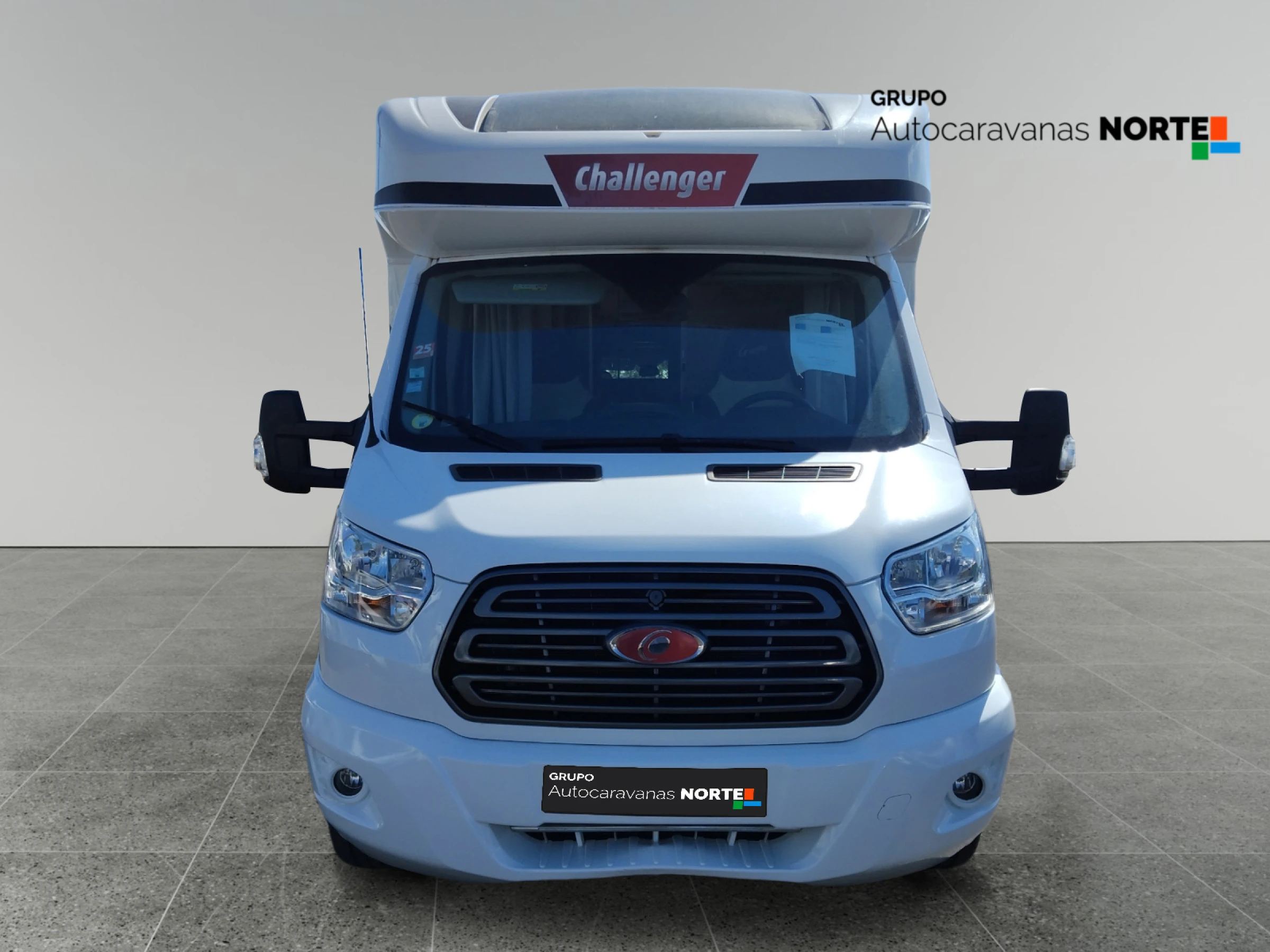 Challenger Graphite 260 Ford - foto 8