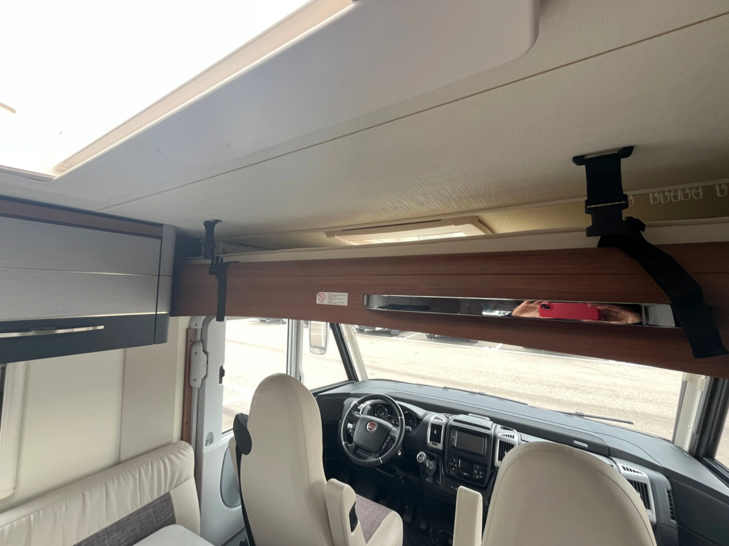 LMC I585 Explorer Sport Fiat - foto 15