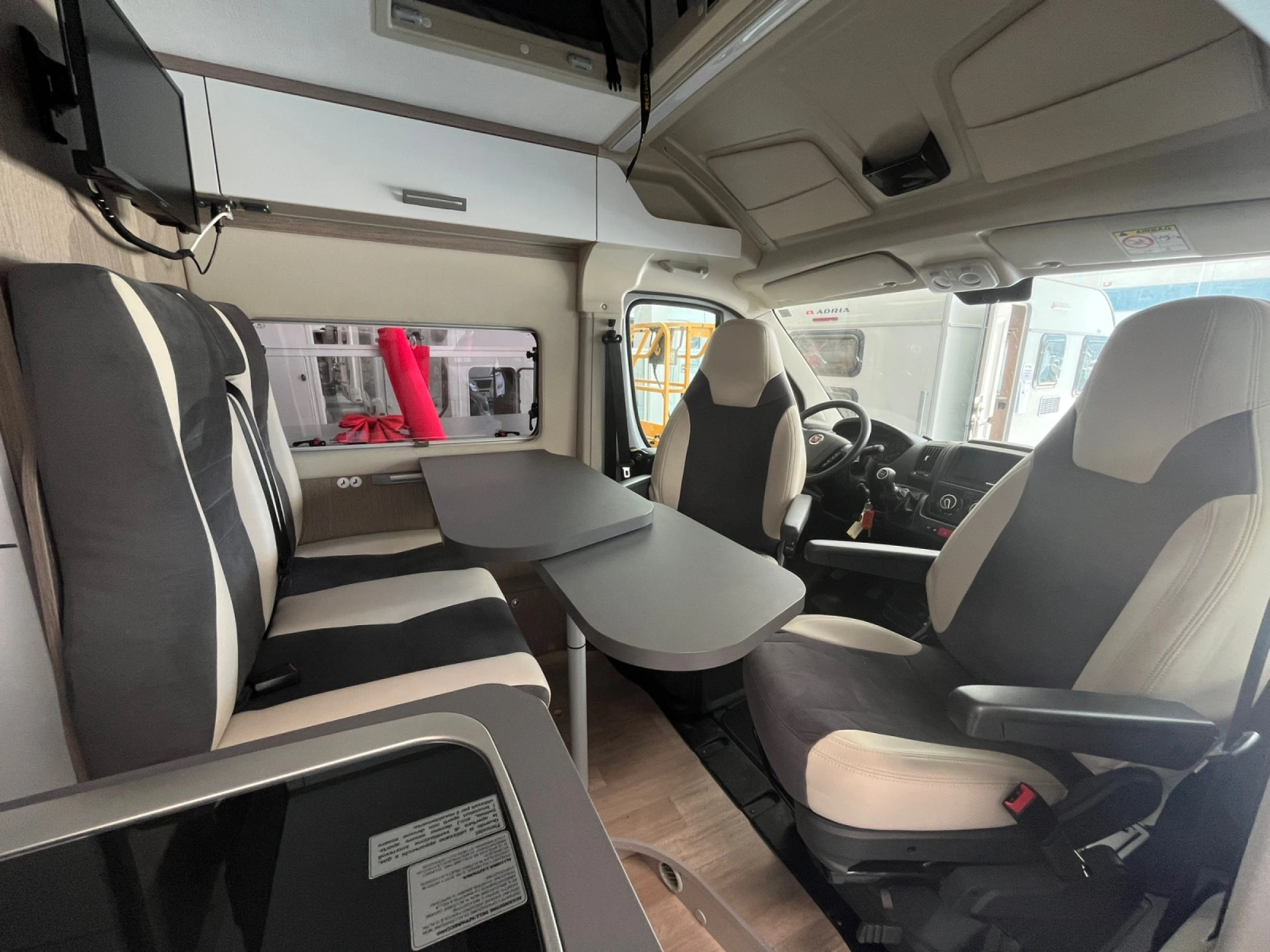 Challenger V210 VIP Fiat - foto 12