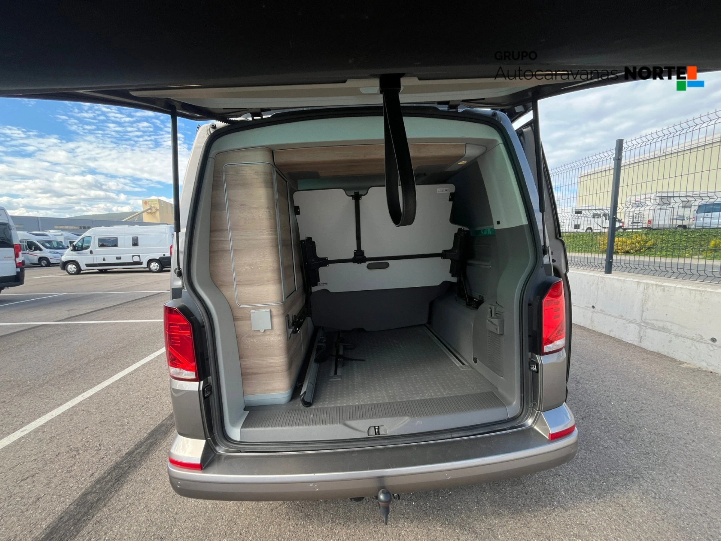 Volkswagen California - foto 11