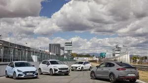 Prueba gama N de Hyundai: larga vida al cambio manual