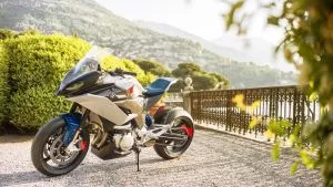 BMW Motorrad Concept 9cento, aventura y deportividad sobre dos ruedas