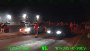 Este chaval y su Tesla Model S aligerado dan una lección a unos dragsters ilegales