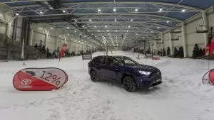 Probamos el Toyota RAV4 AWD-i en la nieve, confianza plena
