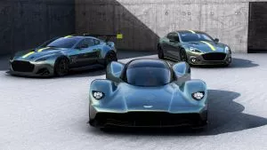 El Aston Martin Valkyrie hace su debut junto a otros dos modelos AMR