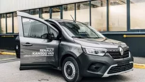 Renault ha encontrado una nueva vía para hacer las cosas, ¡han eliminado el pilar central de la Kangoo!