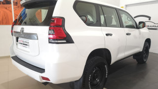 Toyota Land Cruiser 2.8 D-4D GX 7 plazas - foto 6