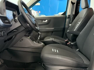 Interior Ford Tourneo Courier Active 1.0 EcoBoost Km0 – asientos delanteros