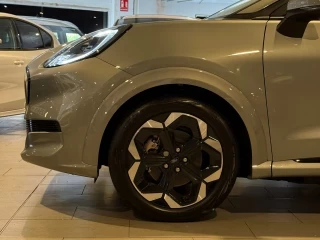 Detalle llanta original Ford Puma Gen-E Premium Nuevo