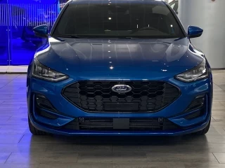 Ford Focus ST-Line X mHEV nuevo – vista frontal derecha