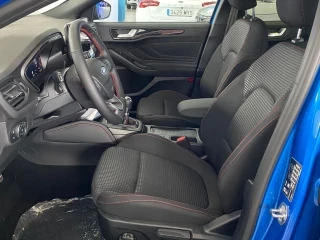 Interior Ford Focus ST-Line X mHEV nuevo – asientos delanteros