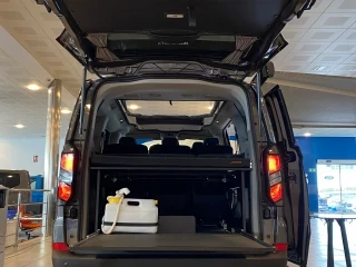 Espacio de maletero Ford Transit Custom Kombi Km0