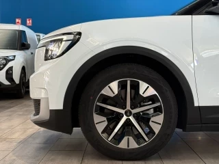 Detalle llanta original Ford Explorer EV Premium nuevo
