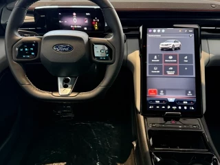 Volante y pantalla Ford Capri Select nuevo