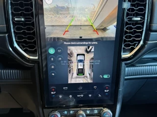 Pantalla con cámara de marcha atrás Ford Ranger 2.3 TIVCT PHEV nueva