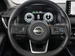 Volante multifunción del Nissan Qashqai DIG-T 103kW N-Connecta (140 CV).