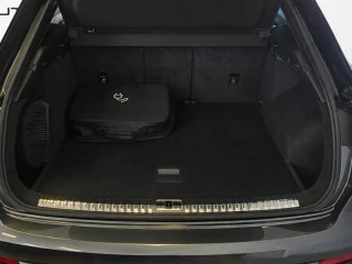 Maletero Audi Q3 45 TFSI E 180kW S tronic S Line (145 CV) con capaciodad de 380 litros.
