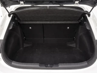 Maletero Corolla 1.8 122CV ActiveTech con capaciodad de 361 litros.