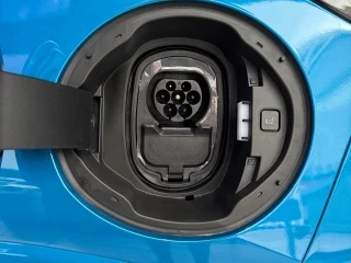 Puerto de carga eléctrico Ford Puma Gen-E Premium 43kWh Nuevo