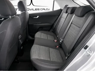 Asientos traseros del Kia Stonic 1.0 T-GDi 74kW (100CV) MHEV MT Drive.