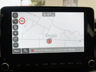 Cuadro digital central del Kia Stonic 1.0 T-GDi 74kW (100CV) MHEV MT Drive.