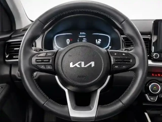 Volante multifunción del Kia Stonic 1.0 T-GDi 74kW (100CV) MHEV MT Drive.