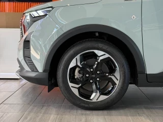 Detalle llanta Ford Tourneo Courier BEV nuevo Active