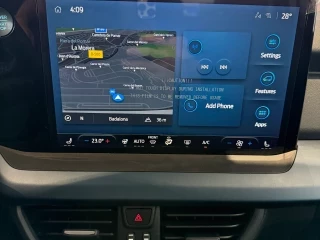 Pantalla central Ford Tourneo Courier BEV nuevo Active