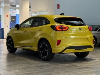 Ford Puma Gen-E Premium 43kWh 168CV FWD Km0 – vista trasera completa