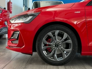 Detalle llanta Ford Focus ST-Line X Km0