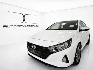Vista del faro delantero del Hyundai I20 1.0 TGDI 74kW (100CV) Klass.