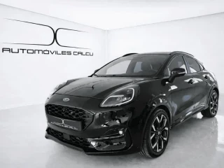 Ford Puma 1.0 EcoBoost 125cv ST-Line X MHEV visto desde la parte frontal lateral.