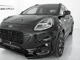 Vista del faro delantero del Ford Puma 1.0 EcoBoost 125cv ST-Line X MHEV.