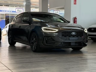 Ford Focus ST 2.3 EcoBoost Km0 – vista frontal deportiva