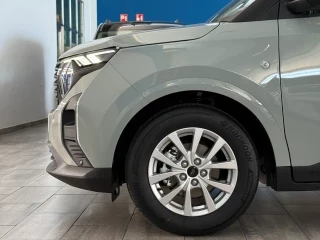 Detalle llanta original Ford Tourneo Courier Titanium nuevo