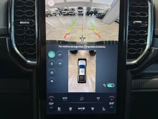 Pantalla con cámara de marcha atrás Ford Ranger 2.3 TIVCT PHEV nueva