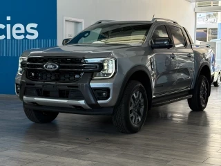 Ford Ranger 2.3 TIVCT PHEV e-AWD Doble Cabina Wildtrak AT km0 – vista frontal completa