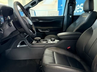 Interior Ford Ranger PHEV Wildtrak km0 – asientos delanteros