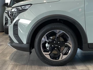 Detalle llanta Ford Tourneo Courier Active Km0