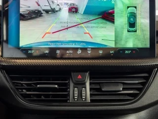 Pantalla multimedia Ford Kuga ST-Line X PHEV nuevo
